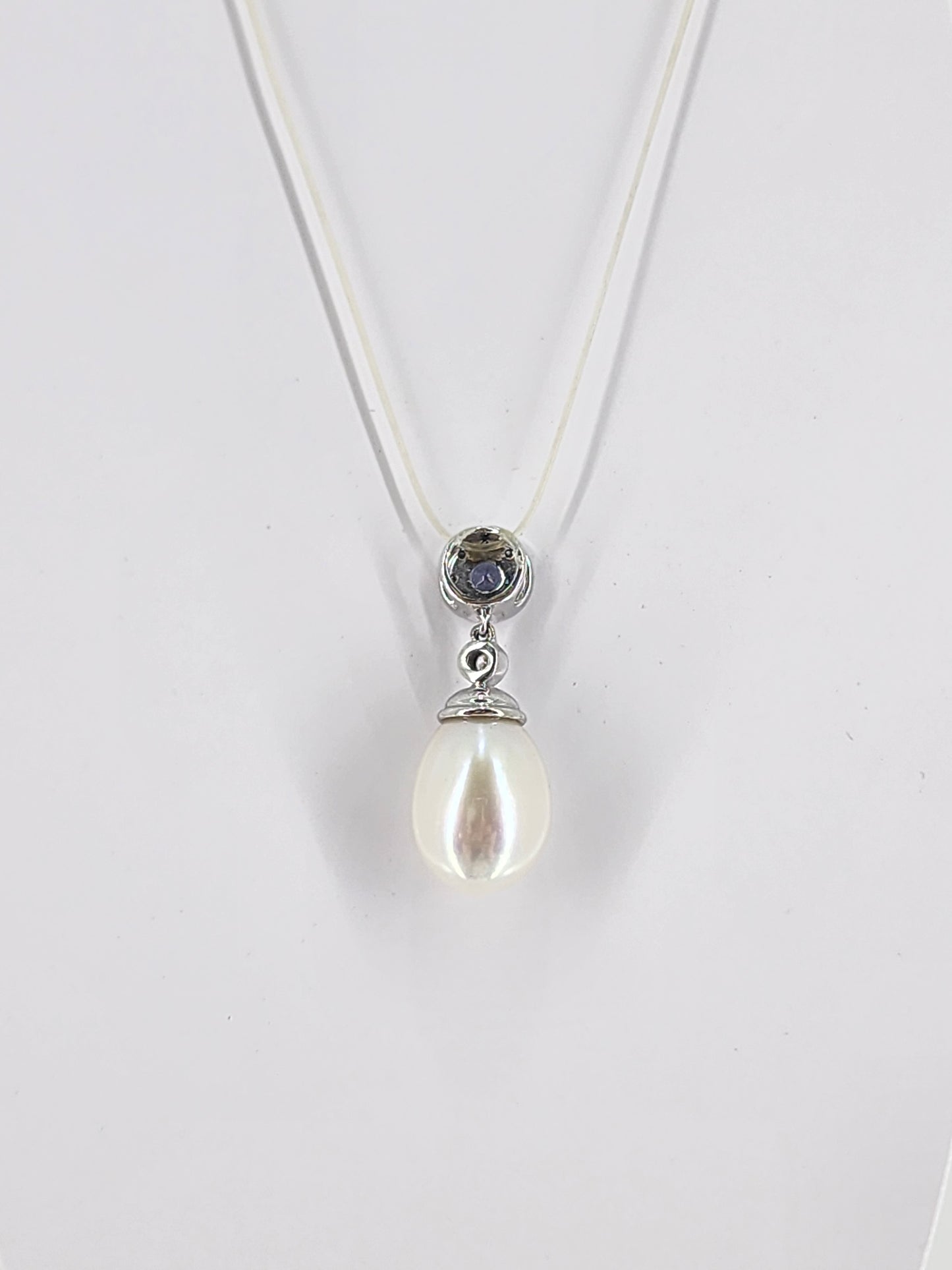 10K white gold pearl, diamond and tanzanite pendant 18347